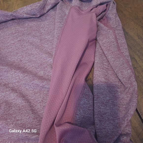 REVA workout top - Picture 3 of 10